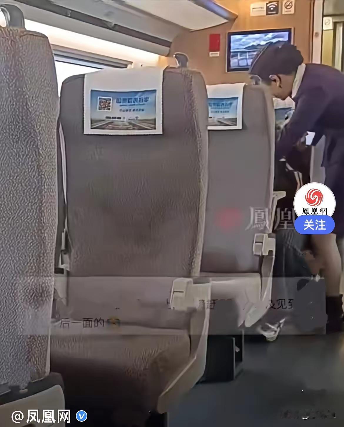 那哭声一下就炸开了，不是小声抽泣，是扯着嗓子、不管不顾的嚎啕大哭。她嘴里翻来覆去