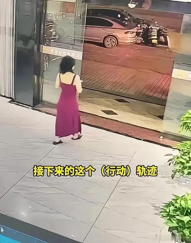 “太奇怪了！”24岁怀孕3个月的周雨琦，与家人在海南旅游时发生争执，竟赌气独自飞