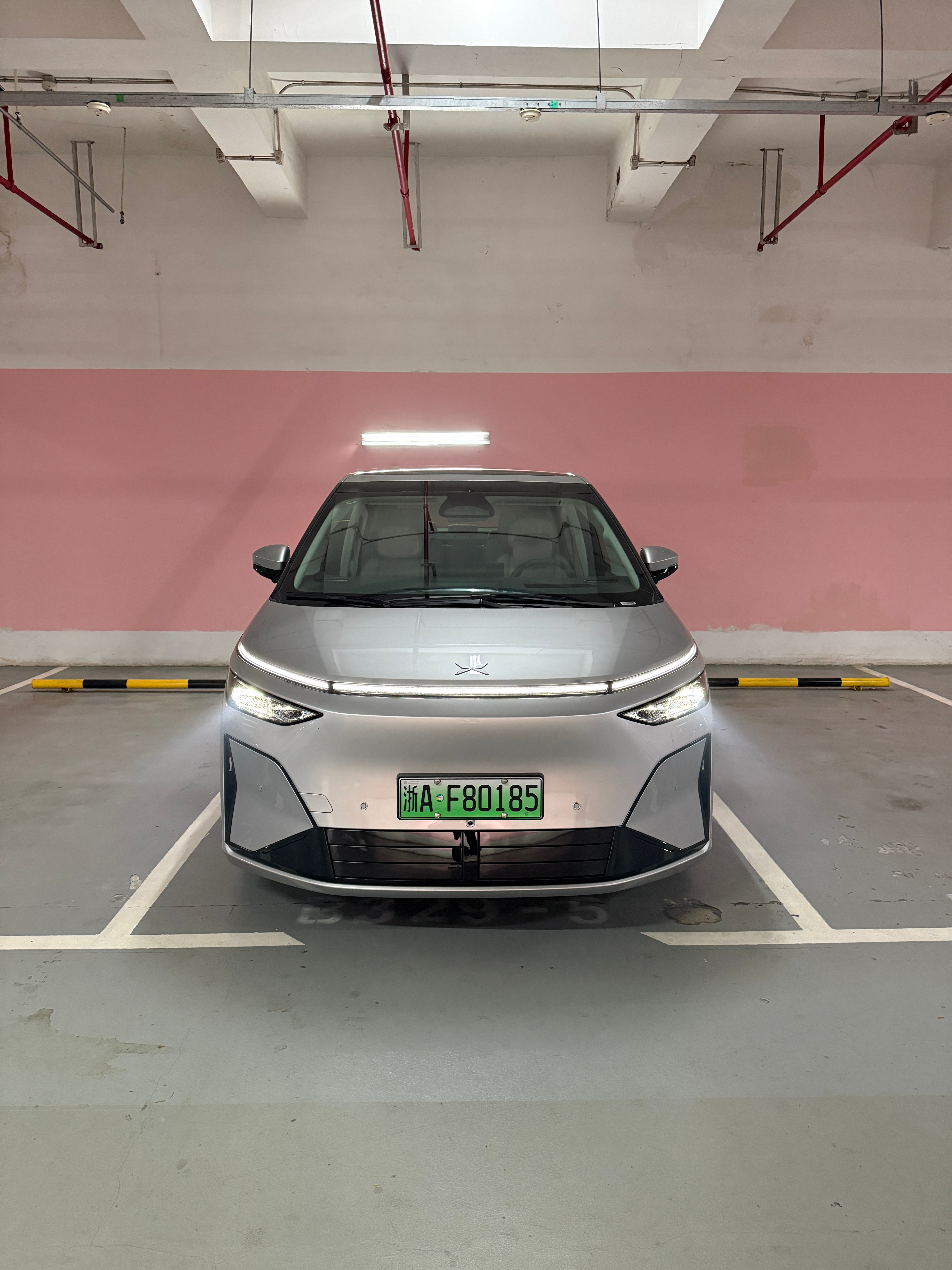 就30万价格段能买到小鹏X9这类MPV，真的挺值的价格够厚道，配置也够好，乘坐