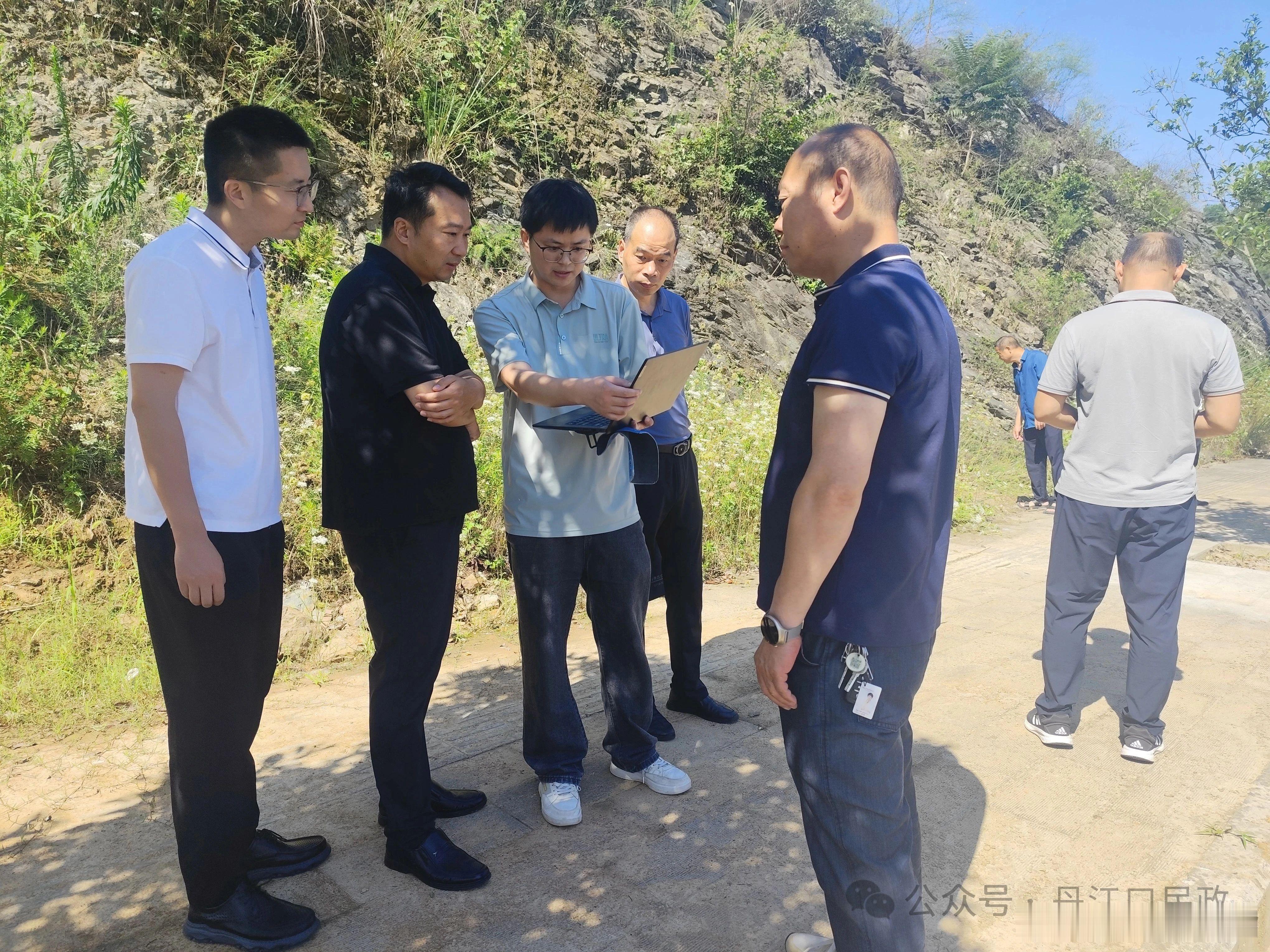 科技赋能平安边界鄂西北首颗智慧界桩落地丹茅交界 近日，丹江口市与十堰市茅箭区白