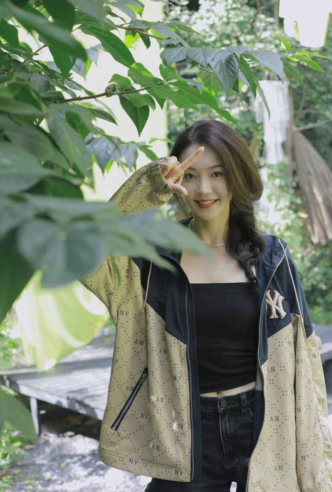 黄梦莹虽然不是我还见过最漂亮的女明星，但是绝对是最有气质的女明星，笑起来真的很好