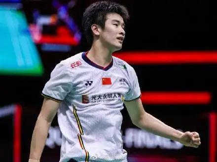 瑞士羽毛球公开赛：李诗沣不敌法汉，无缘男单决赛男单半决赛，李诗沣迎战印尼20