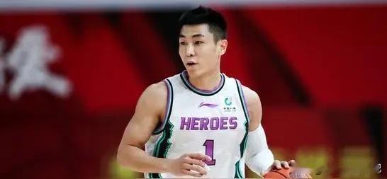 我就说吧，回到主场高诗岩就得生龙活虎，果不其然啊，抢断，助攻，三分，中投无所不能