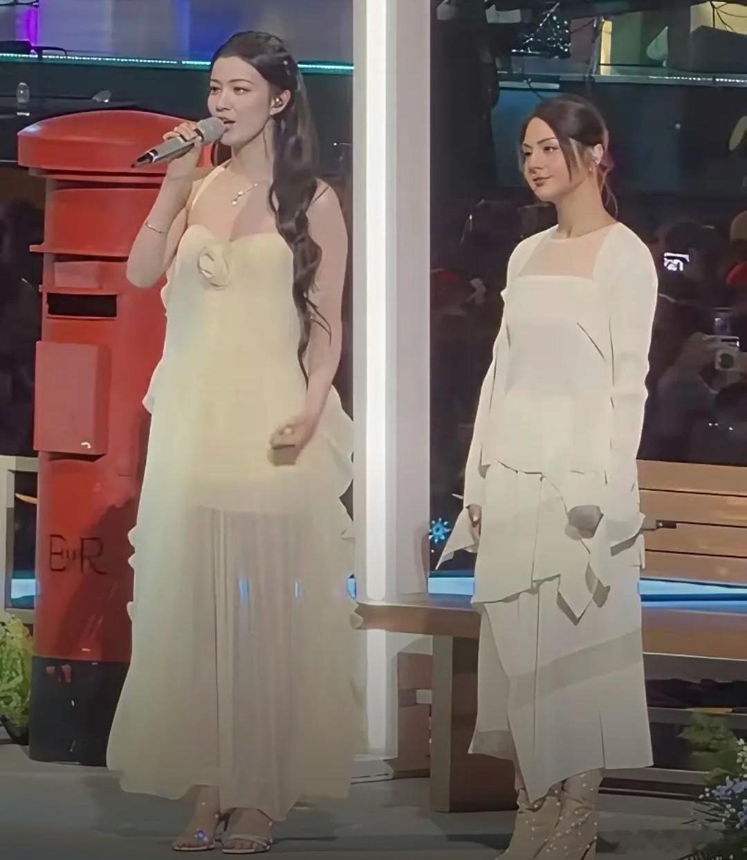 王楚然也太壮了吧。。。像个巨人一样