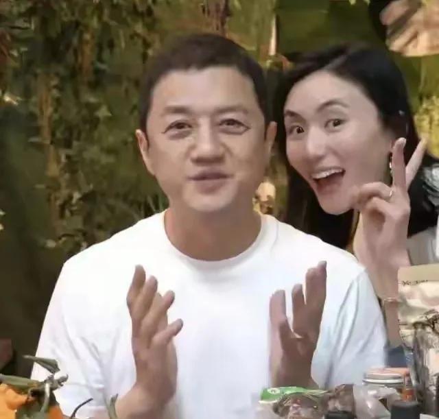 说句实话，海哈金喜如果未来的职业是直播卖货，其实不离婚才是对的。海哈金喜如今很坦