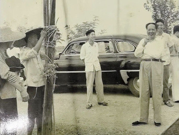 历史上的今日1958年9月15日，在鄂城县临江公社看了棉花试验田。9月15日，