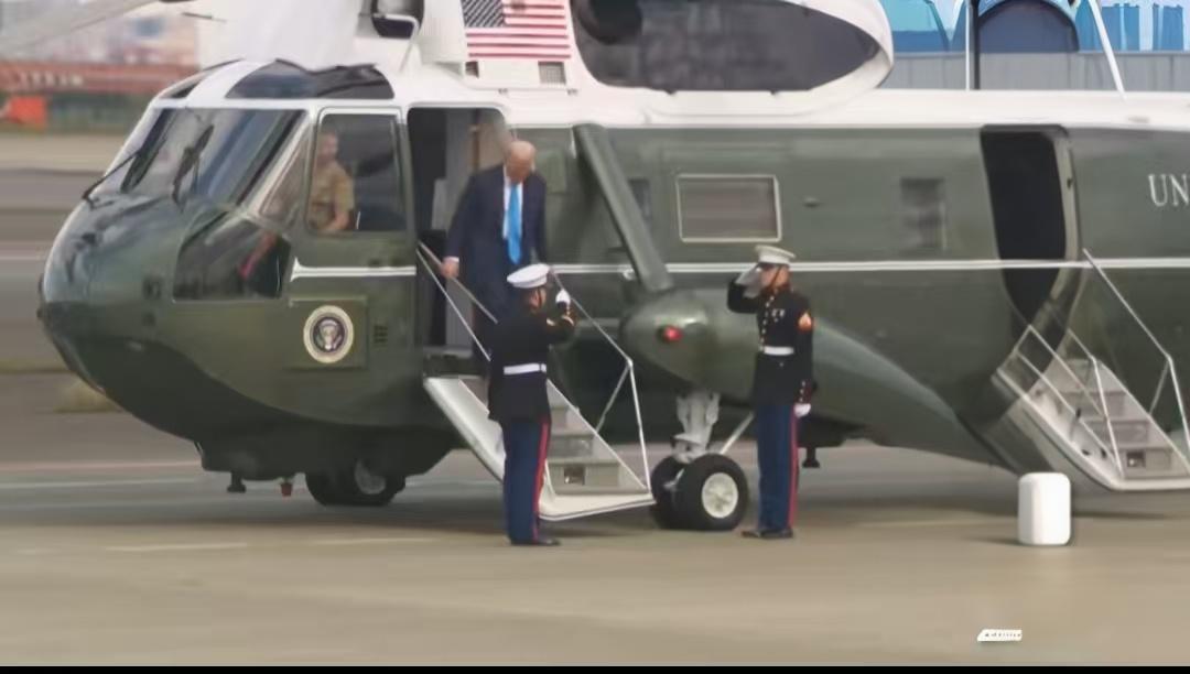 标题:“特朗普离日冷清收场:一场政治秀背后的世态炎凉,给普通人上了深刻一课!”