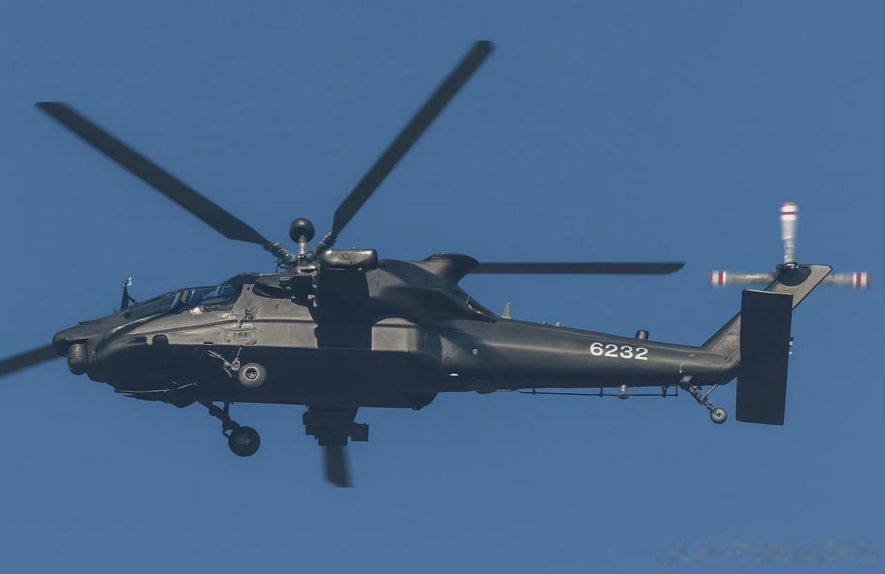 还真有清晰版本带编号的出来了！帅气的不得了！刚第一眼还以为是阿帕奇[