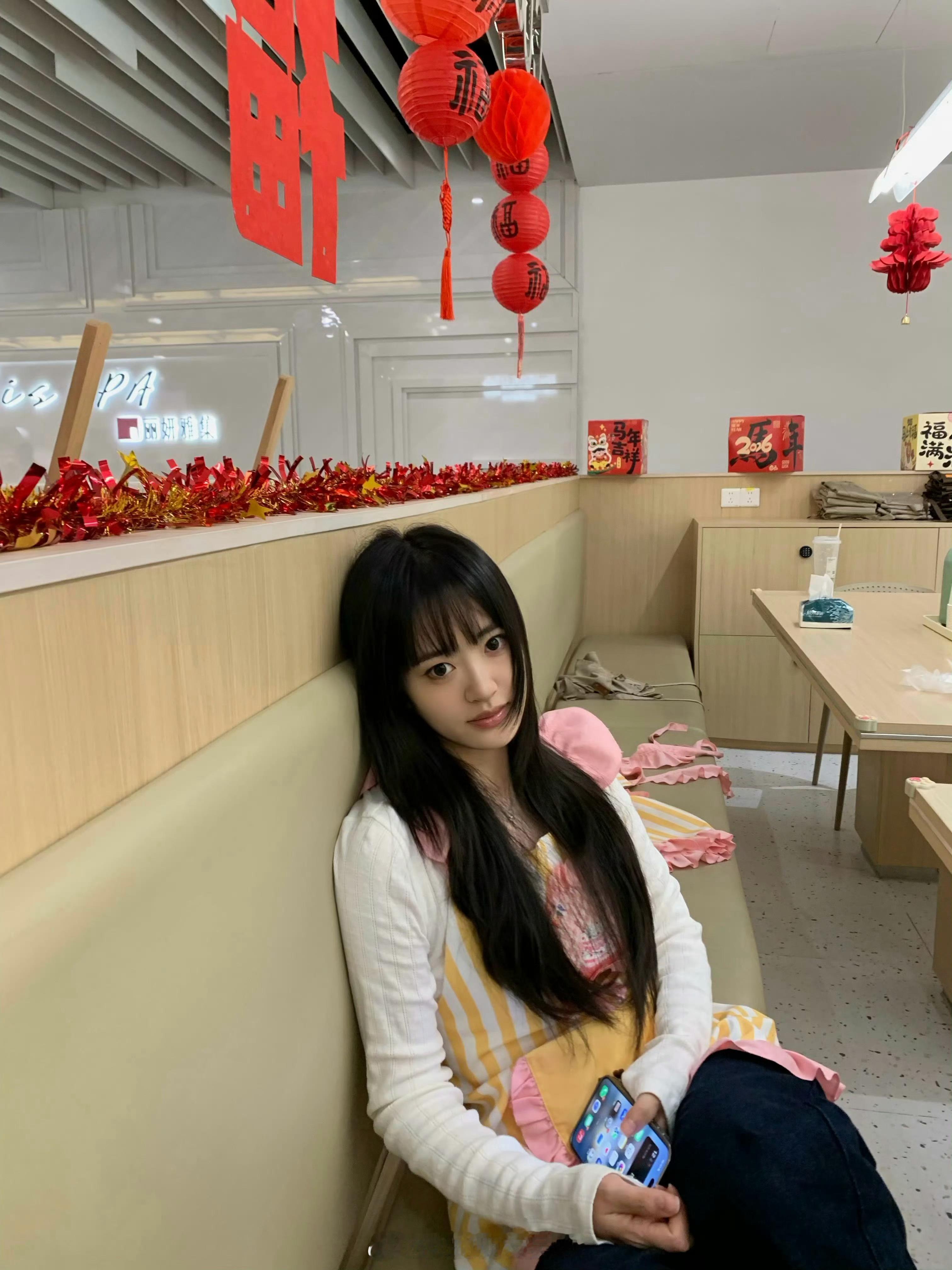 Jackeylove女友吴55晒生活照配文：最近～哥哥不仅游戏打得好，找女朋友这