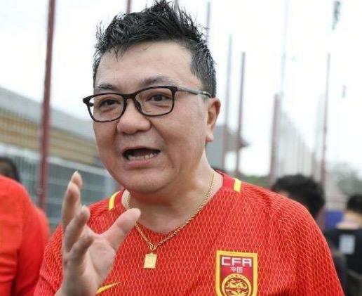 董路的足球小将张雪的机车让我们看到了一点高手在民间啊董路一个业余的教练，