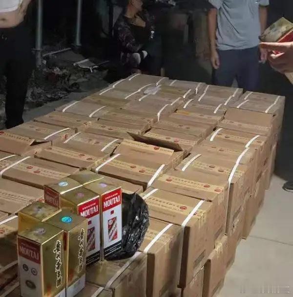 什么茅侄、茅媳、茅表，看着都像亲戚，真正当家的，其实就一个——53度飞天茅台。更