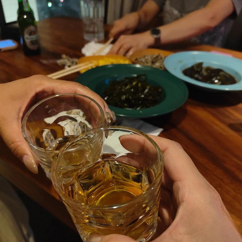 退休之后，往日的同事往来渐渐淡了，平日里几乎听不到熟人的电话，手机响起，大多是广