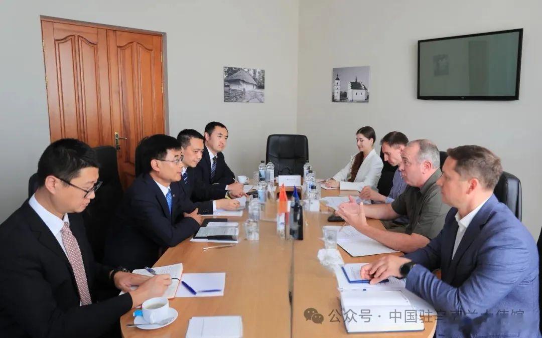 马升琨大使访问乌克兰切尔卡瑟州2025年8月15日，马升琨大使赴乌切尔卡瑟州访问