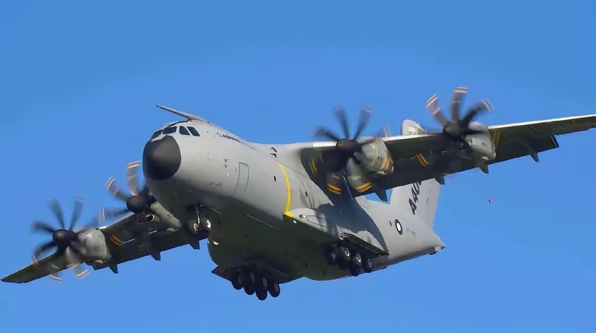 美军太豪横了，两名飞行员已经成功救回!美军这次为了救人，代价真的很大。他们