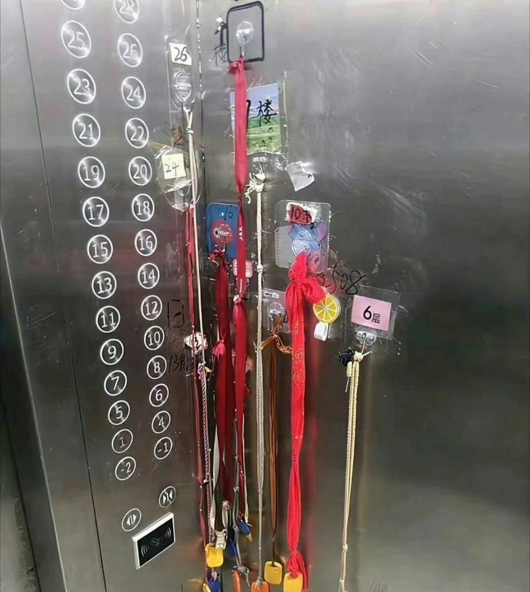 只有外卖小哥才明白这一幕有多救赎