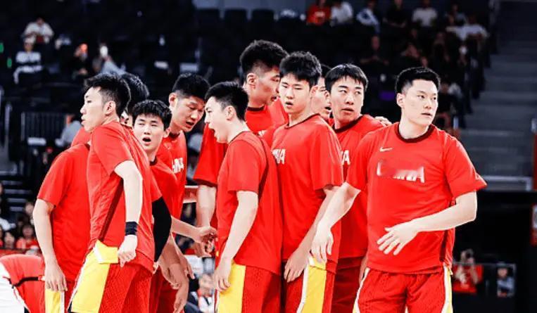 麻烦大了，中国男篮惨败日本二队，又收重大坏消息，脸都不要了谁都没有想到中国男