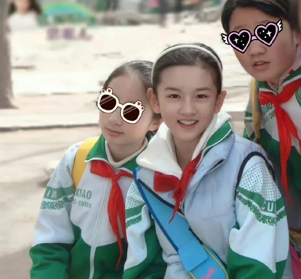 宋祖儿童年照，等比例放大的小女孩​​​