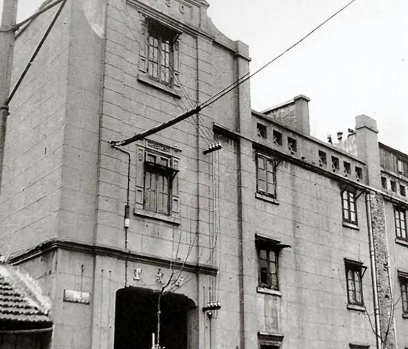 1934年，中央特科红队35人被一夜端掉，内鬼潜伏一年多，27名烈士宁死不屈共赴