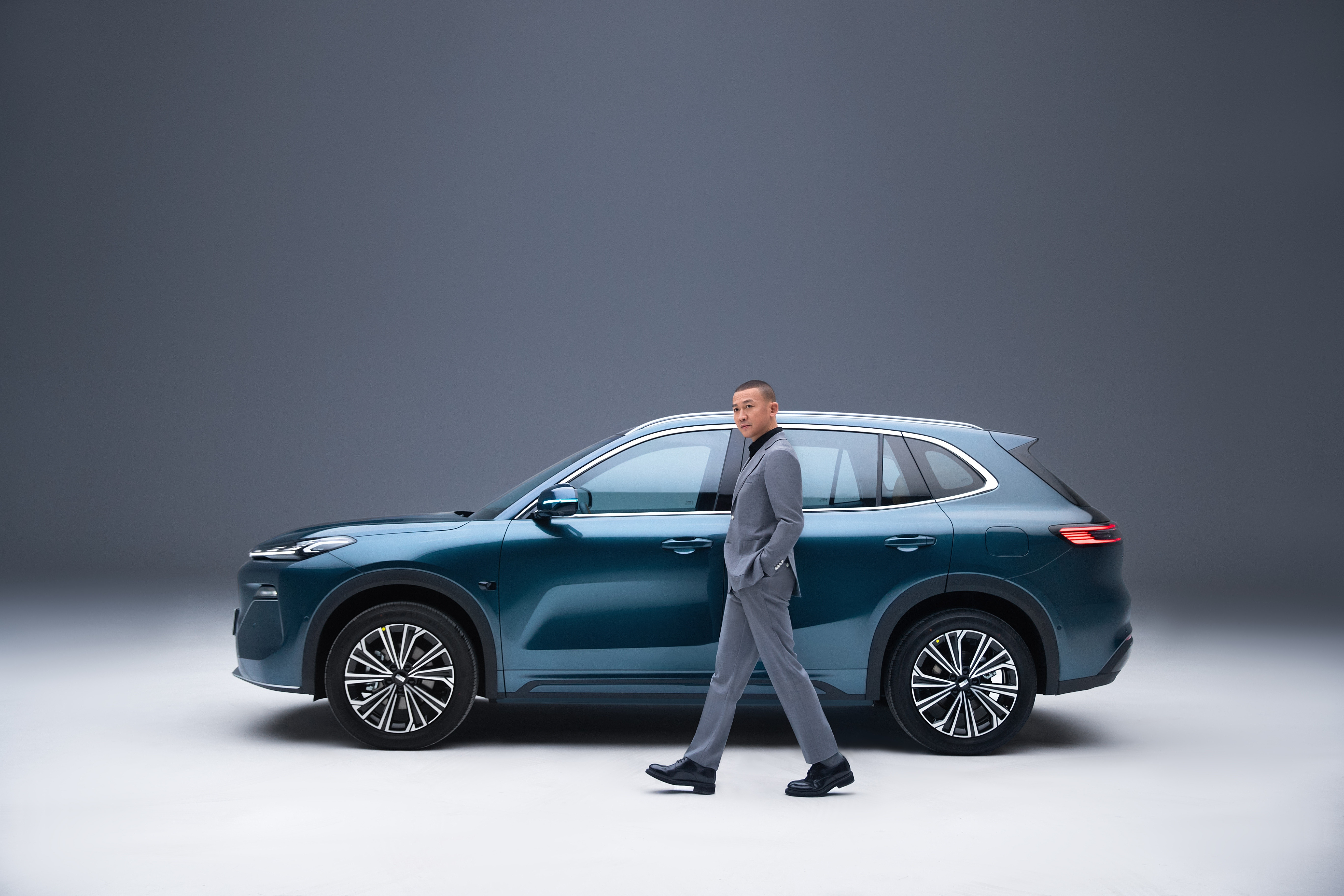 实力派演员聂远又喜提代言！此次聂远携手2026款吉利银河星舰7EM-i，以“新能