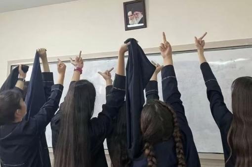 伊朗下的赌注太大，直接关闭了互联网，这是不极其合算的游戏，拉满所有杠杆all