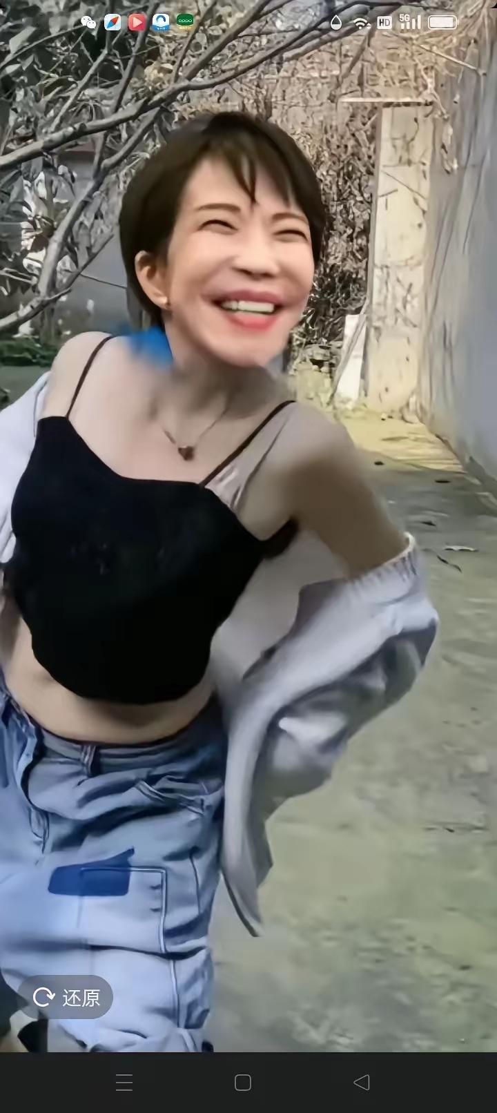 院了，妖姬去了趟，白宫，见了一次山伯哥。妖姬投怀，送抱，献媚之后回到大阪就