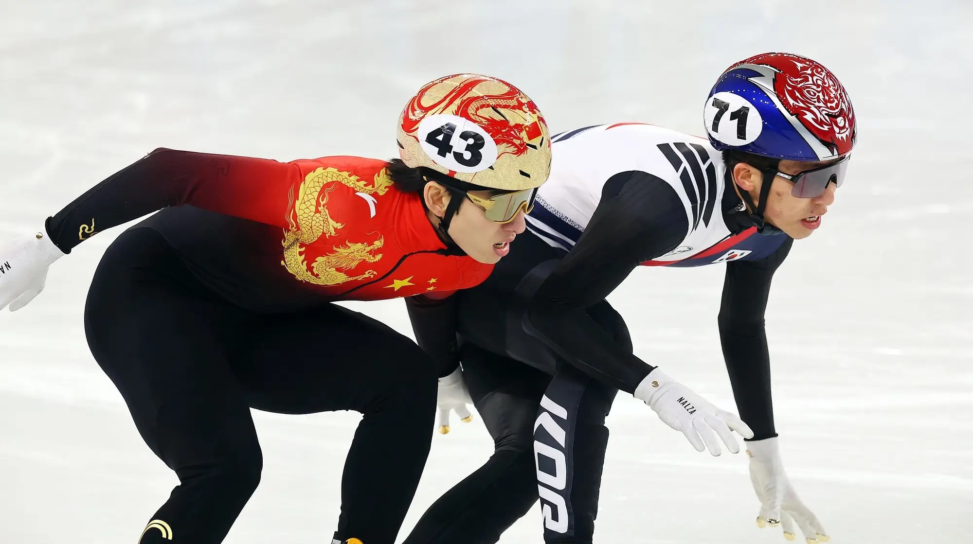 亚冬会短道速滑男子接力：中国队获得季军，韩国队犯规无成绩亚冬会短道速滑最后一枚金