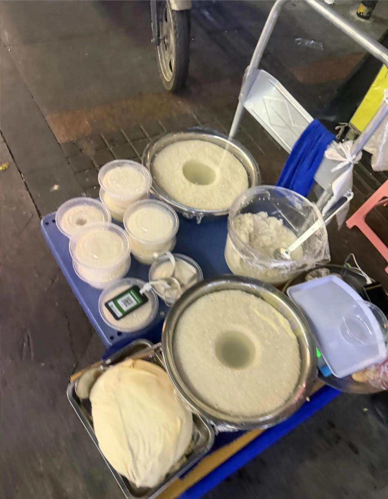 这种醪糟5块钱一斤还把水称进去啊？这对吗？不是应该称了干的然后加点水吗