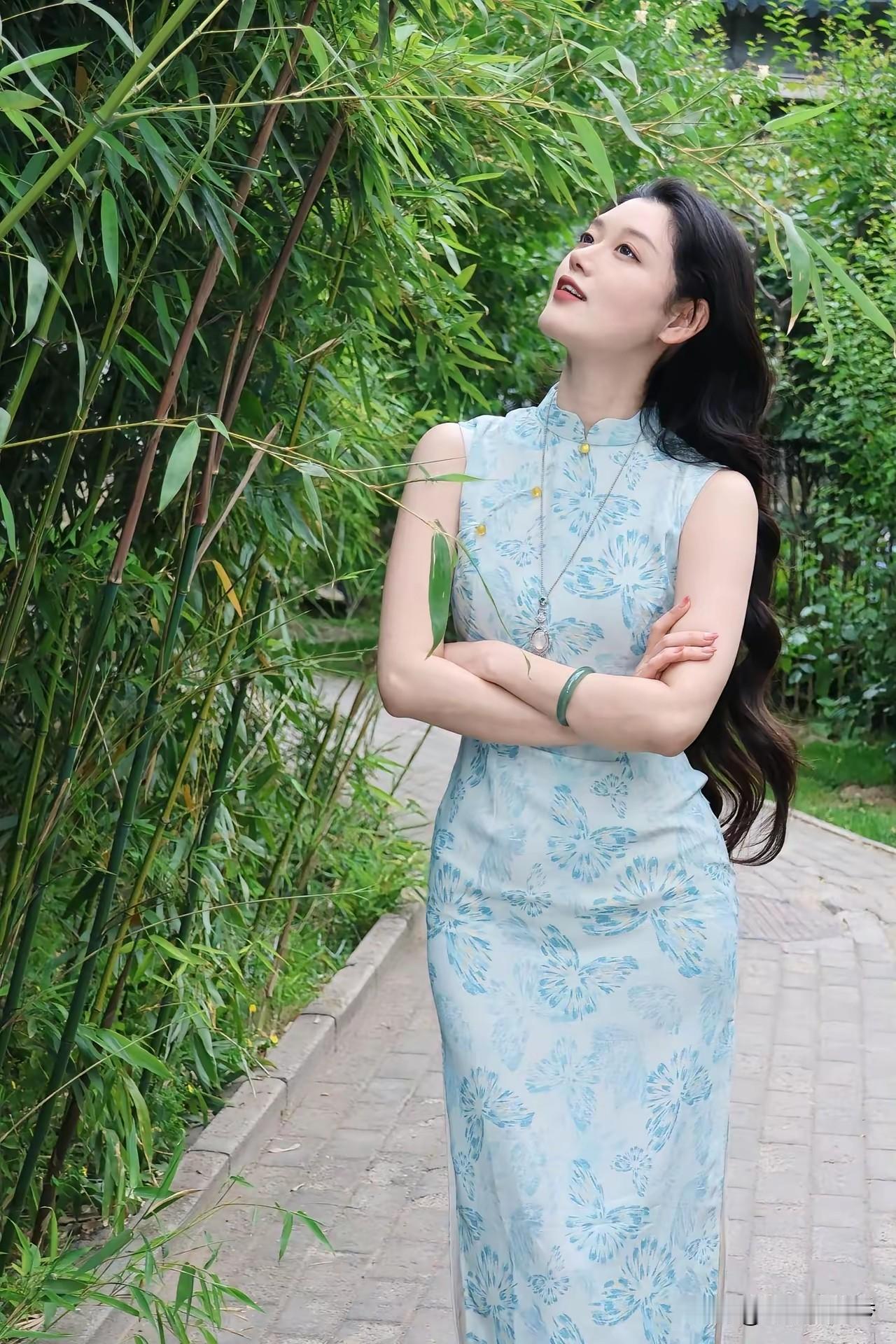 大抵美女，在所谓君子与小人眼中皆是美的，并无不同。以上为美女可以表现为美女雍