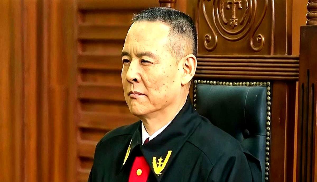 《罚罪2》大结局空降，热度破九千，黄景瑜增重十五斤真跳海，李幼斌往审判席一坐，手