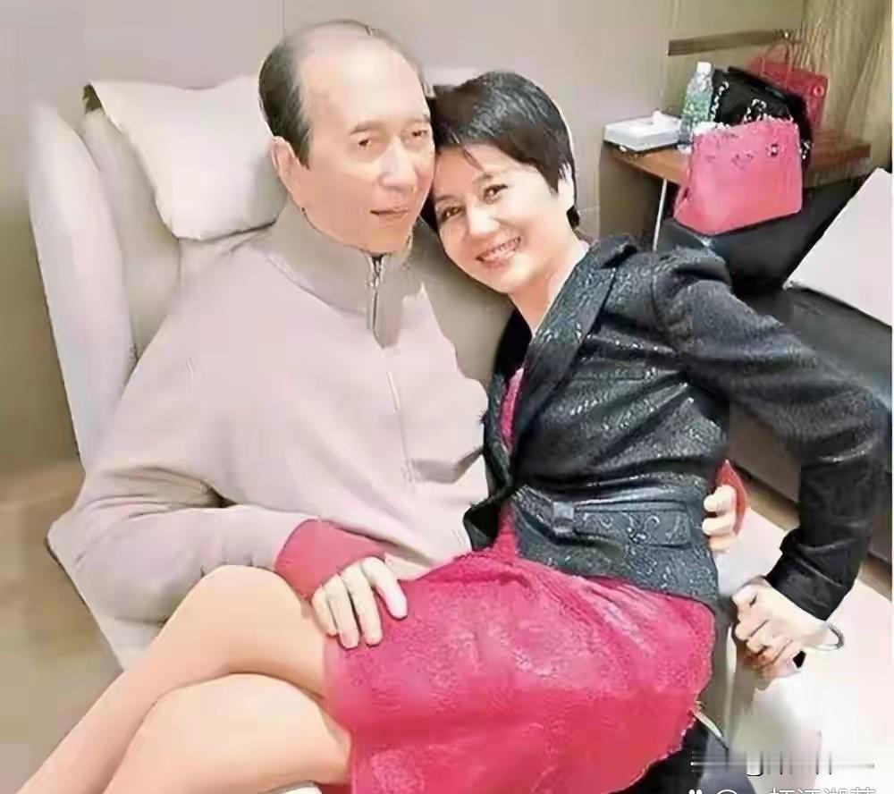 赌王四太梁安琪，爆豪门猛料！称：赌王侍寝需要翻牌排班，想跟丈夫见一面并不是这么