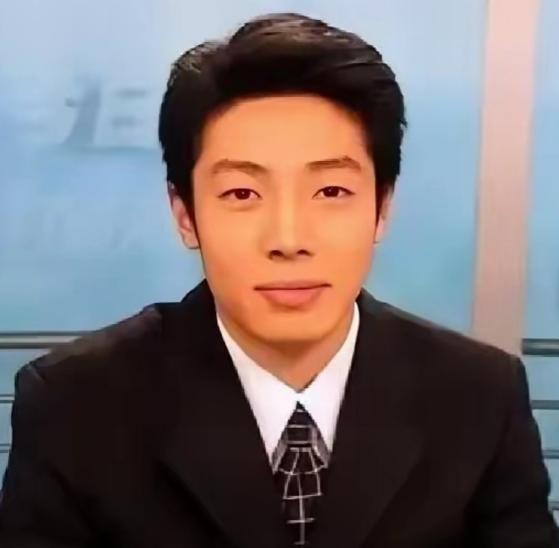 1997年，撒贝宁前去央视面试，面试官肖晓琳扫了他一眼，随即掉头钻进办公室，还跟