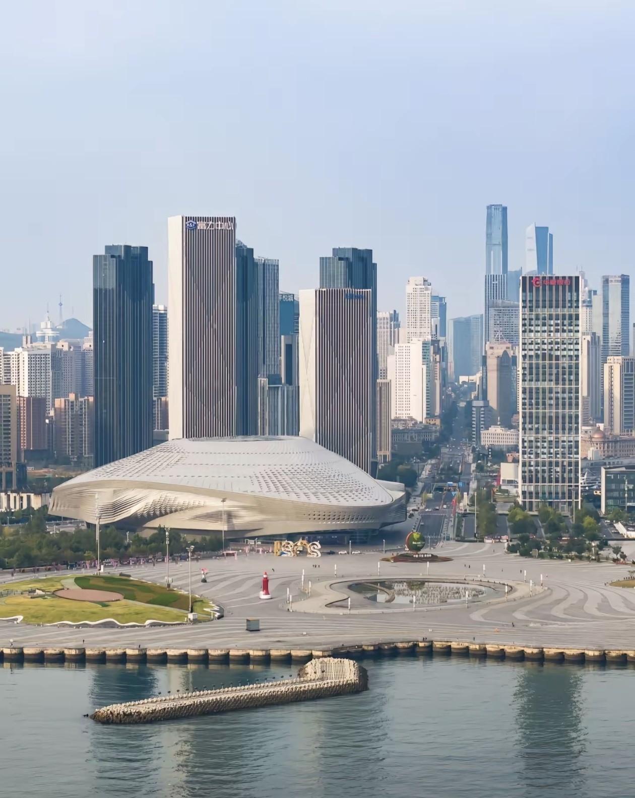 东北首座万亿大城市，不出意外就是大连提前预定了。在西北地区早早就有GDP破万亿