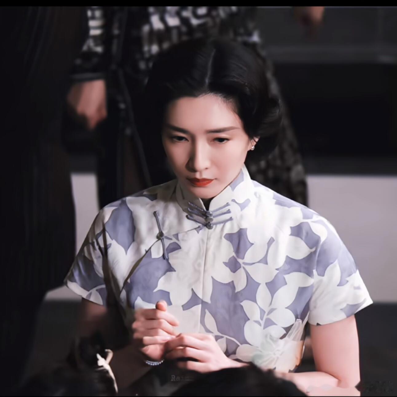 江疏影「醒来」旗袍造型​​​