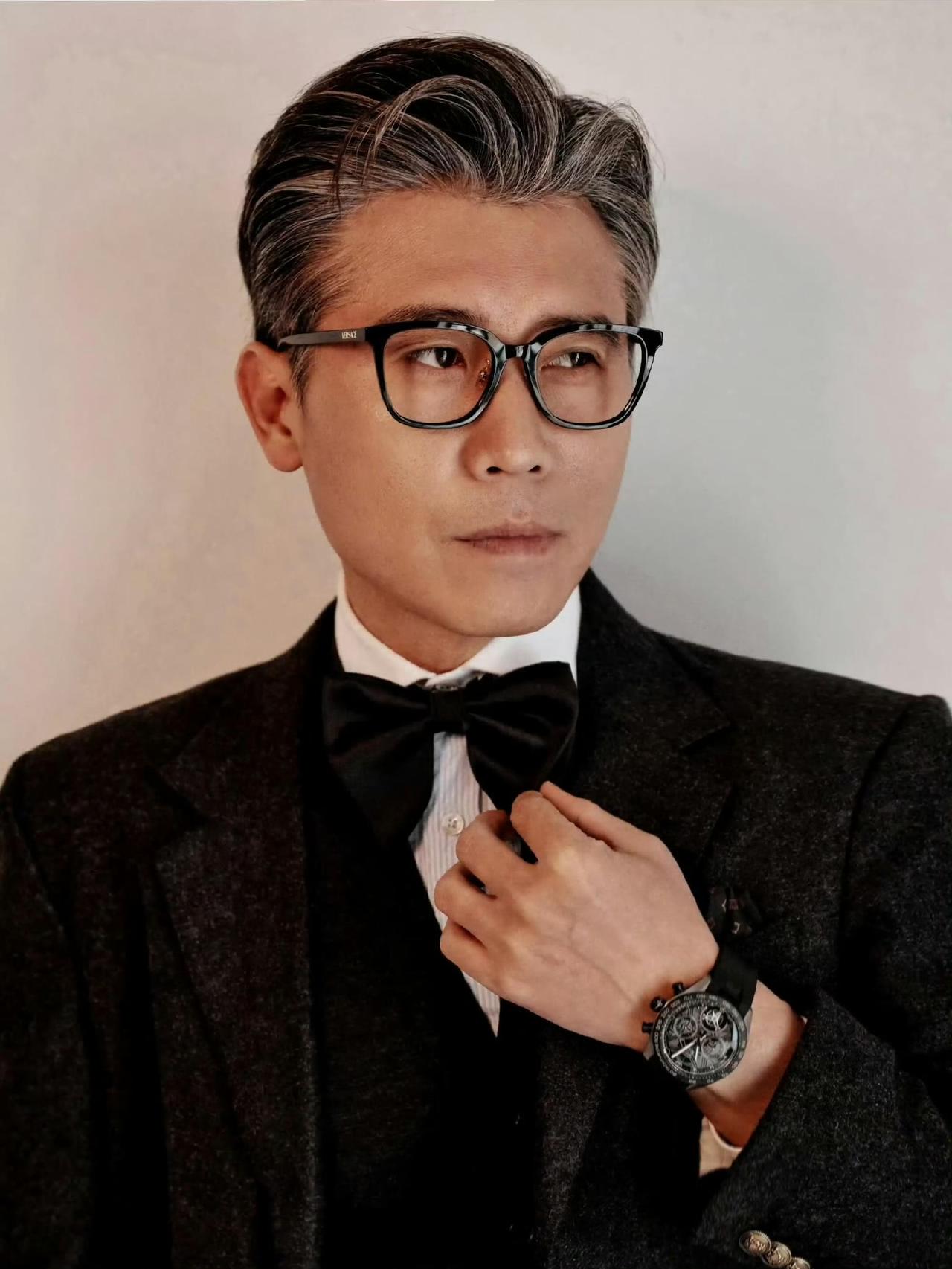 何炅一句“弟弟”，直接把李乃文喊到CPU干烧！“乃文，要有信心，我查过，你比