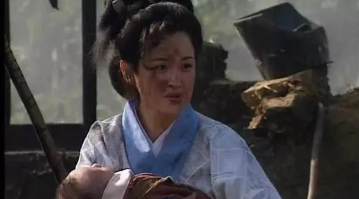 甘夫人是当时的绝色美人，公元196年，刘备刚和她新婚不久，结果吕布偷袭徐州。刘备