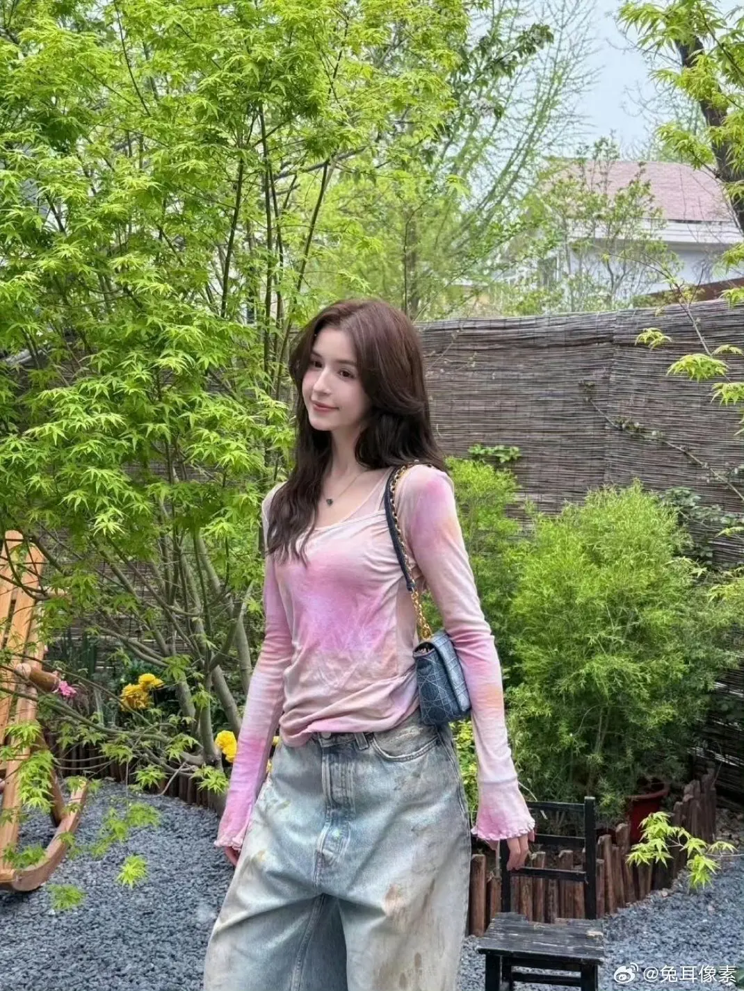 哈妮克孜这牛仔裤是本身就脏脏的吗