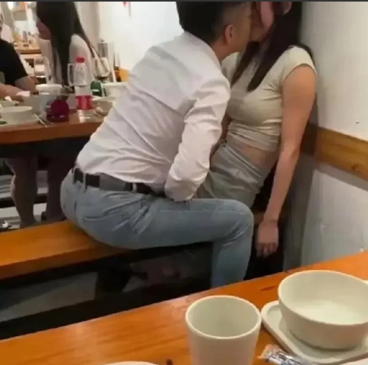 这就是人人都羡慕的爱情吧。[玫瑰][玫瑰][玫瑰][玫瑰]