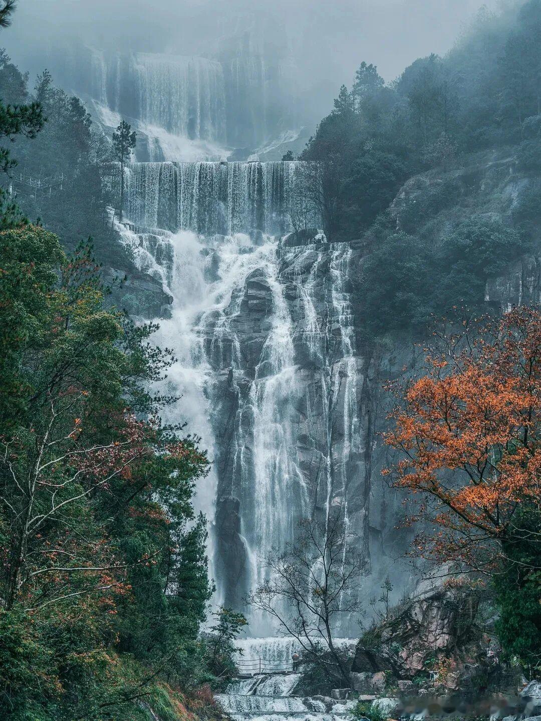 高铁1.5h直达！这座“江南喀纳斯”的秋日，才是藏在浙东的惊喜🍂褪去盛