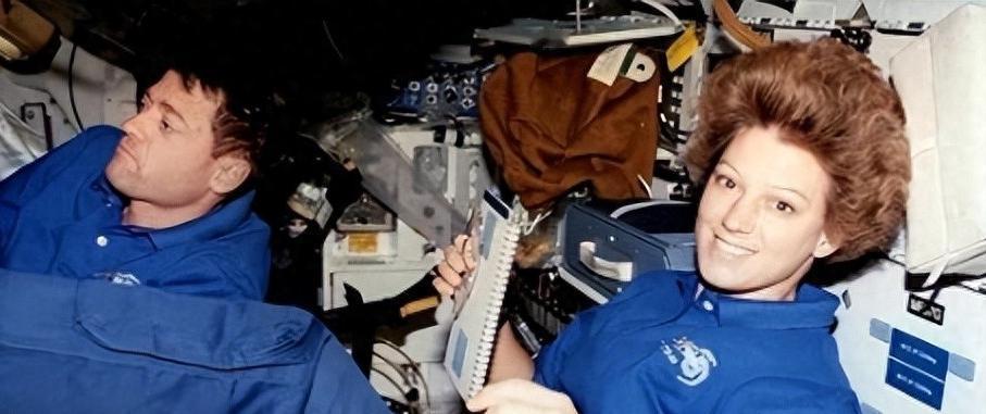 [点赞]除了要扛住辐射、骨流失、肌肉萎缩这些太空通病，女宇航员还要额外面对一个