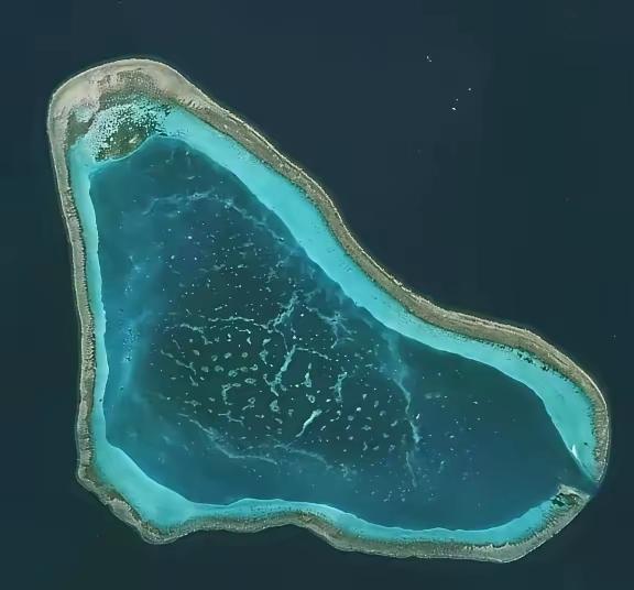 不要再说给黄岩岛填岛了，这是不现实的，我们只能守，黄岩岛周围，出了泻湖范围，水深