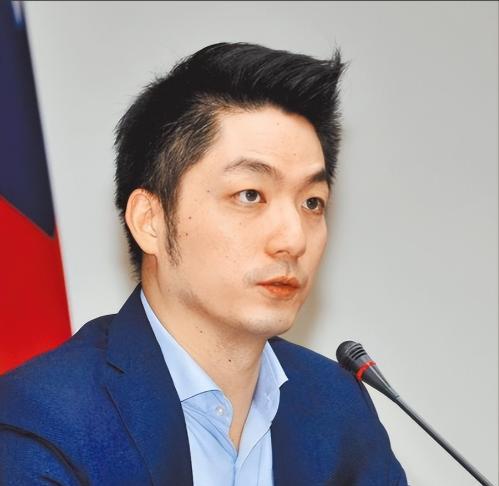 邱毅说，台北市市长蒋万安曾宣称，如果大陆继续在台海进行军机绕台和军演的话，他就要