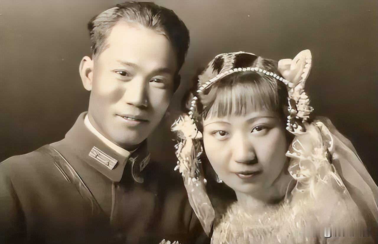 陈诚的夫人名叫谭祥，是国民党元老谭延闿的三女儿，确为宋美龄的干女儿，二人私交十分