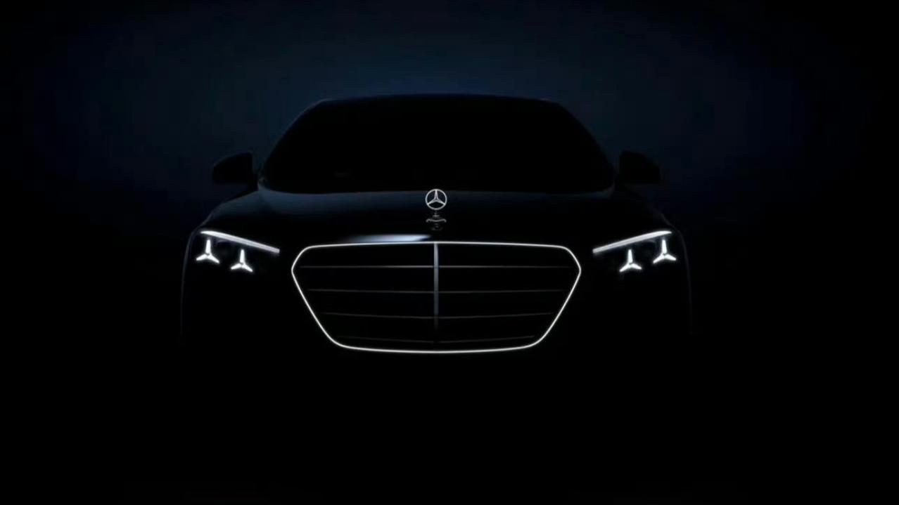 新款奔驰S级发车型预告图，定档1月29日发布，这次中期改款规模巨大，2700项部