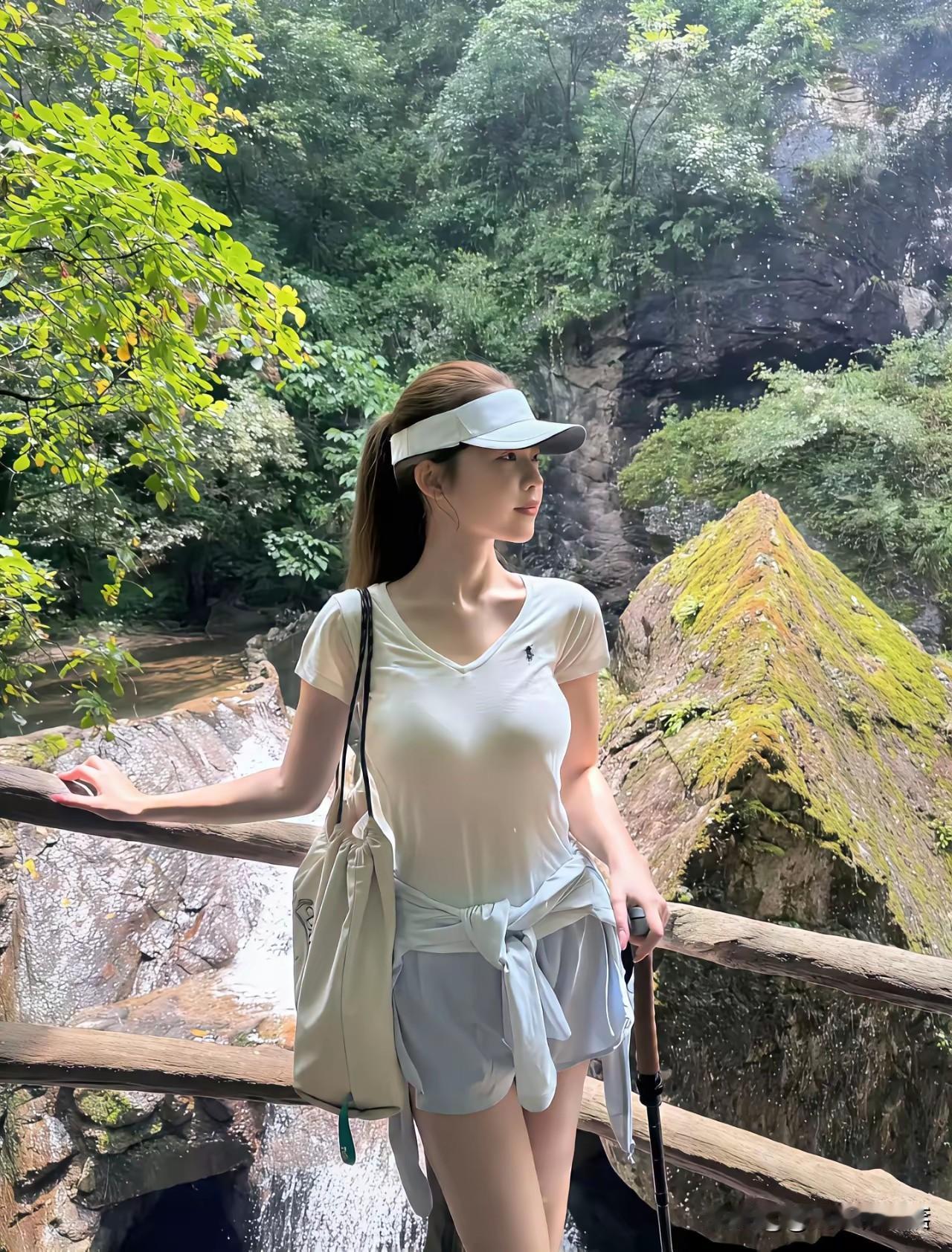 身材和气质集一身的美女小姐姐