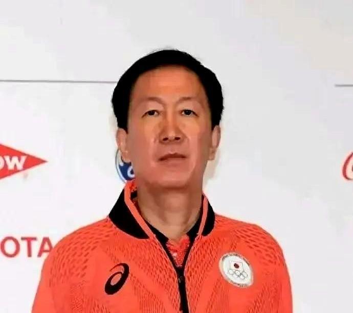 国羽男女双表现疲软、男单石宇奇孤孤单单，不能犹豫，教练该换就得换。换不换教练，