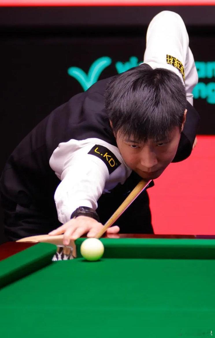 赵心童3比5遭墨菲反超状态断崖式崩盘！赵心童3-0领先后连丢5局首阶段3-