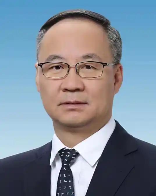 原国家金融总局局长李云泽被罢免人大代表，冲上百度热搜第一名。本来6月时已经宣布