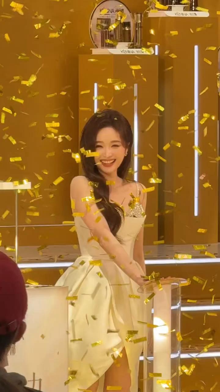 吴宣仪今日线下活动丨看得出她是公主～👸🏻