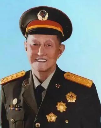 1965年，韩先楚汇报工作时，主席突然发问：“洪麻子怎么样？”韩先楚叹着气说道