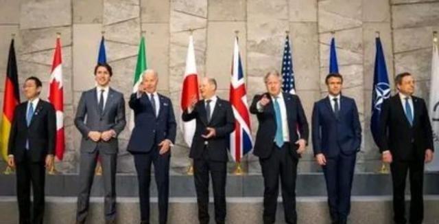 不准中国援俄，也不准中国收台，更不准管制稀土。七国集团最近明确指出，中国不能援助